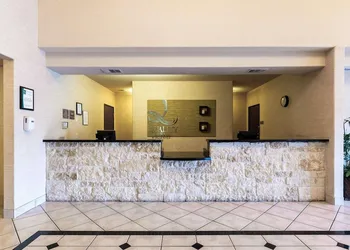 Quality Suites Huntsville Near University hotel thumbnail 6