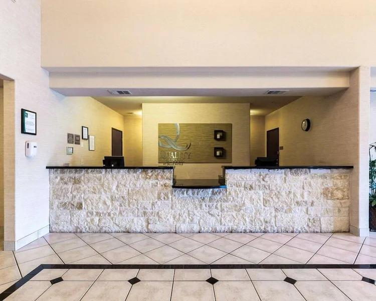 Quality Suites Huntsville Near University hotel detail image 6