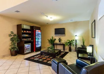 Quality Suites Huntsville Near University hotel thumbnail 8