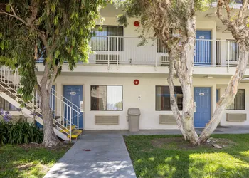 Motel 6 Carlsbad Downtown hotel thumbnail 3