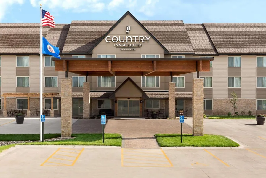 Country Inn & Suites by Radisson, St. Cloud West, MN hotel detail image 2