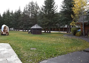 Hatchet Resort hotel thumbnail 7