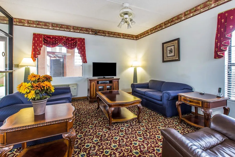 Econo Lodge Inn & Suites Albany North hotel detail image 6