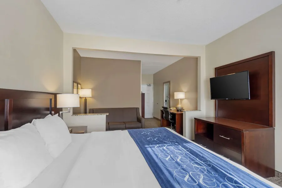 Comfort Suites Normal University area hotel detail image 6