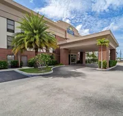 Days Inn & Suites by Wyndham Fort Myers Near JetBlue Park hotel detail image 4