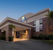 Days Inn & Suites by Wyndham Fort Myers Near JetBlue Park hotel detail image 5