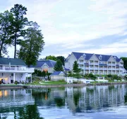 Bay Pointe Inn hotel detail image 4