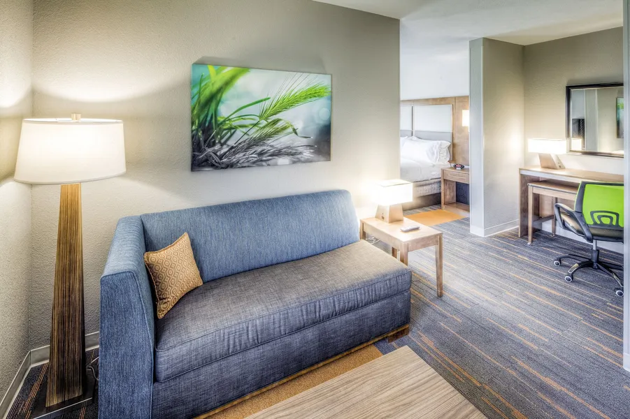 Holiday Inn Express & Suites Cleveland West - Westlake by IHG hotel detail image 6