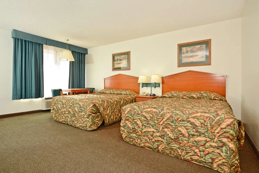 Econo Lodge Oklahoma City Northeast hotel detail image 6