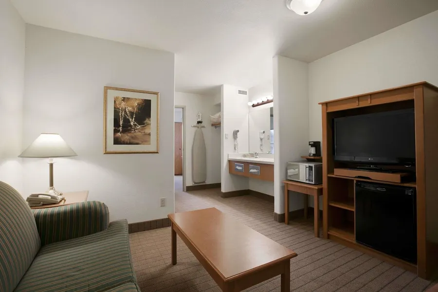 Super 8 by Wyndham Slave Lake AB hotel detail image 2