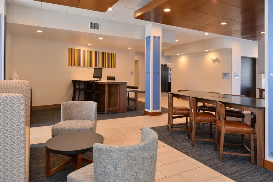 Holiday Inn Express & Suites Farmington Hills - Detroit by IHG hotel detail image 2