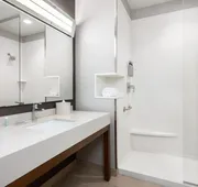 Courtyard by Marriott Auburn hotel detail image 4