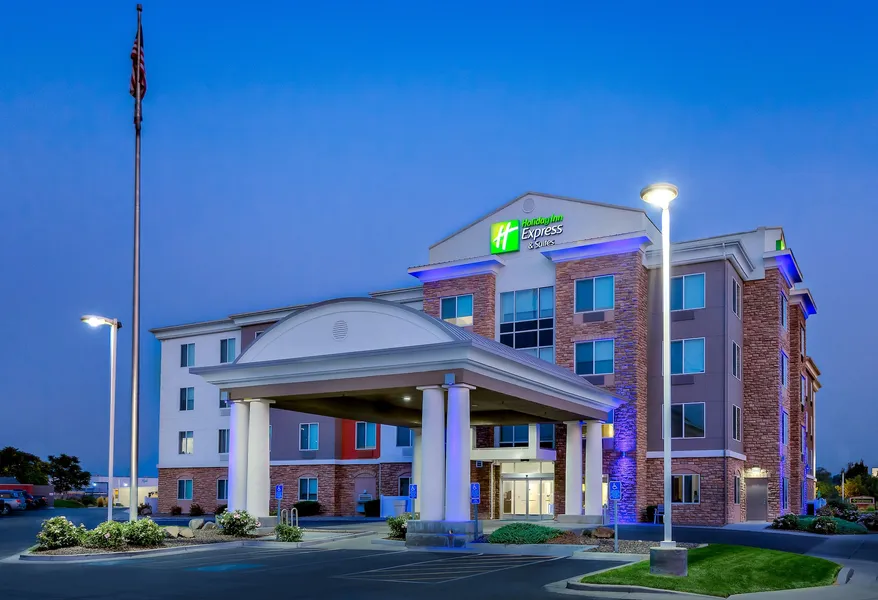 Holiday Inn Express & Suites Ontario by IHG hotel detail image 6