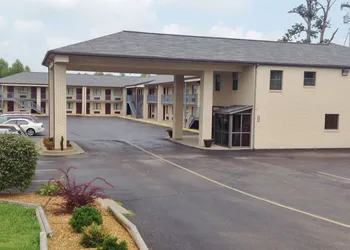 American Inn hotel thumbnail 3