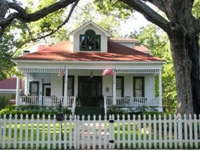 White Oak Manor Bed & Breakfast hotel detail image 2