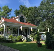 White Oak Manor Bed & Breakfast hotel detail image 3