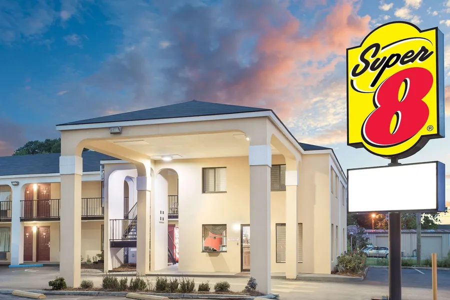 Super 8 by Wyndham Eufaula hotel detail image 2