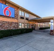 Motel 6 Troy, IL hotel detail image 3