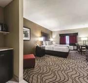 La Quinta Inn & Suites by Wyndham Collinsville - St. Louis hotel detail image 4