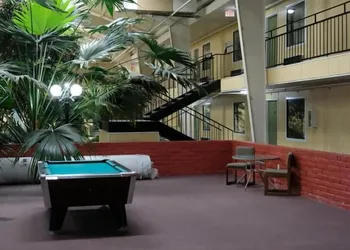 Econo Lodge Elk City hotel thumbnail 6