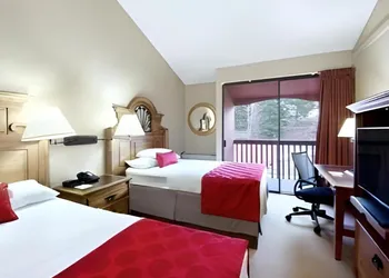 Ramada by Wyndham Monument hotel thumbnail 5