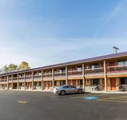 Econo Lodge Inn & Suites Kalispell - Glacier National Park Gateway hotel detail image 3