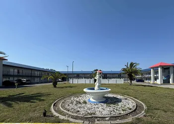Motel 6 Englewood FL hotel thumbnail 2