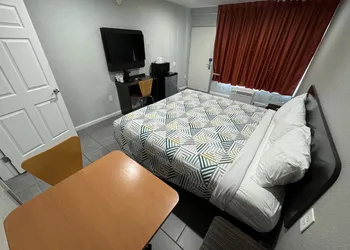 Motel 6 Englewood FL hotel thumbnail 7