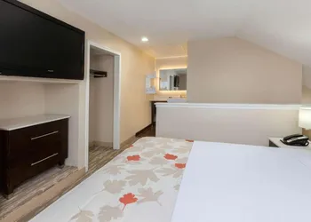 Hawthorn Suites by Wyndham Detroit Southfield hotel thumbnail 3