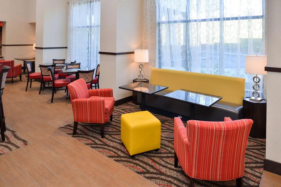 Hampton Inn & Suites California University-Pittsburgh hotel detail image 2