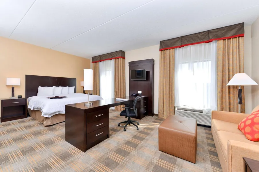 Hampton Inn & Suites California University-Pittsburgh hotel detail image 6