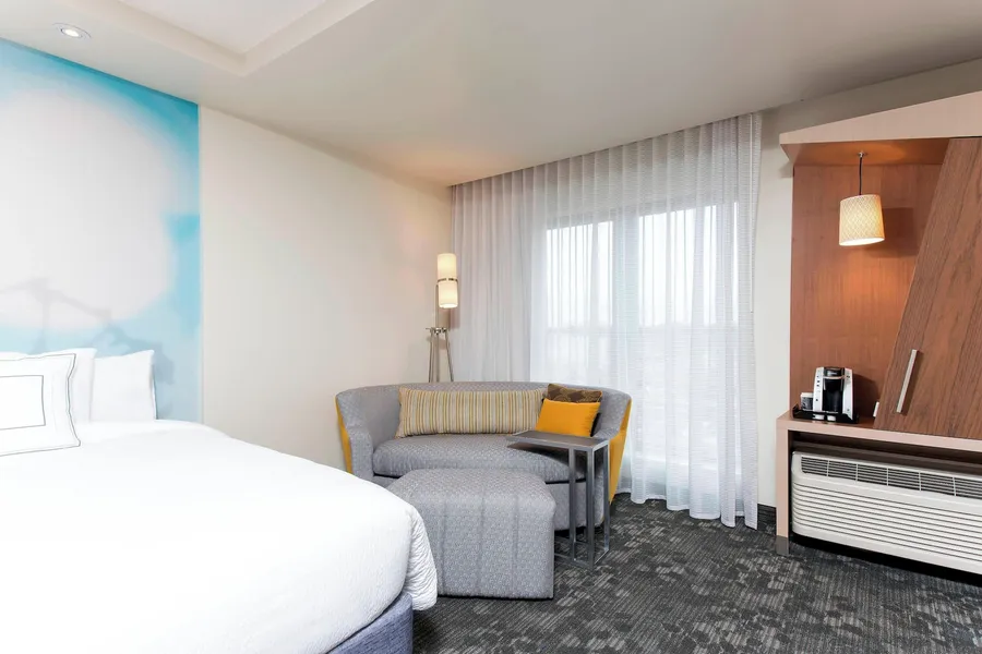 Courtyard by Marriott Holland Downtown hotel detail image 6