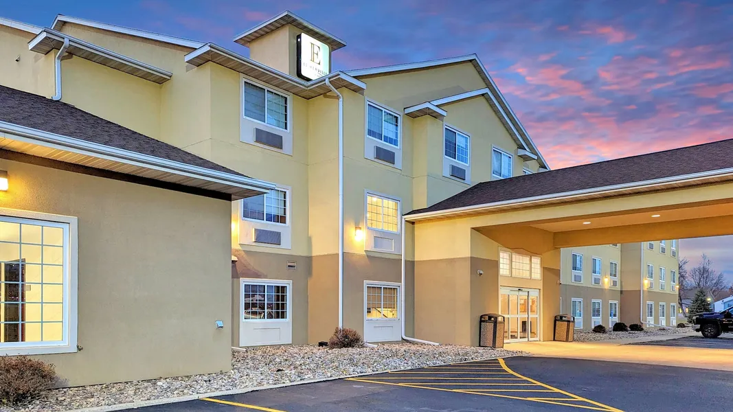 Estherville Hotel & Suites hotel detail image 2