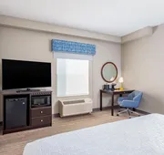 Hampton Inn & Suites Parkersburg Downtown hotel detail image 3