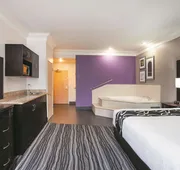 La Quinta Inn & Suites by Wyndham Dublin - Pleasanton hotel detail image 5