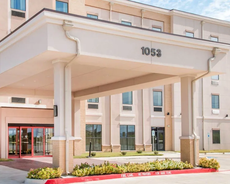 Comfort Inn & Suites hotel detail image 2