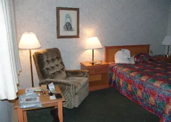 UBar Inn & Suites hotel thumbnail 5