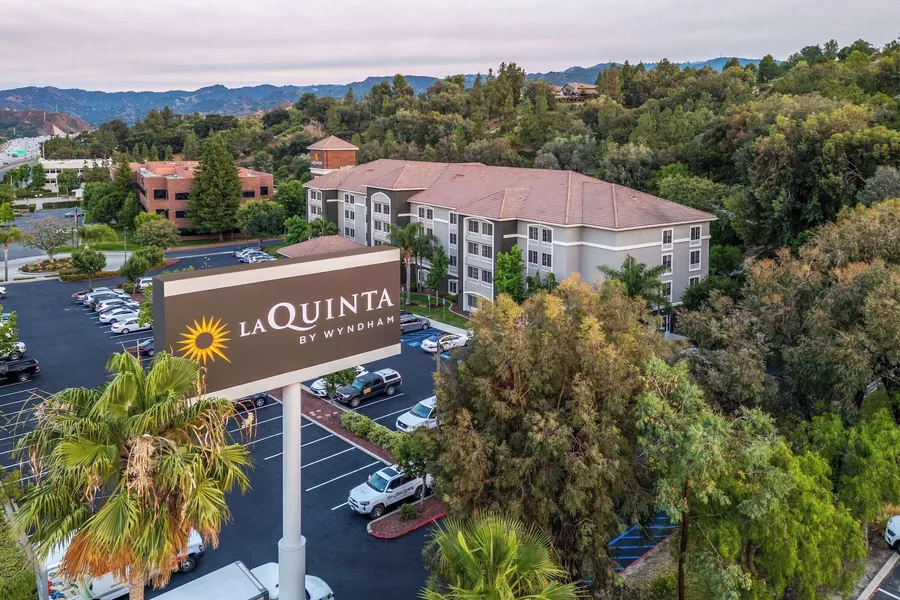 La Quinta Inn & Suites by Wyndham Santa Clarita - Valencia hotel detail image 2