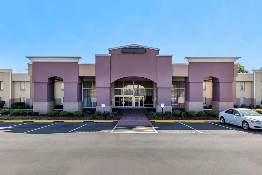 Quality Inn & Suites - Greensboro-High Point hotel detail image 2