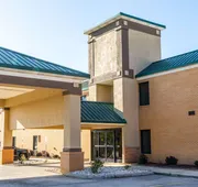 Quality Inn Whiteville North hotel detail image 5