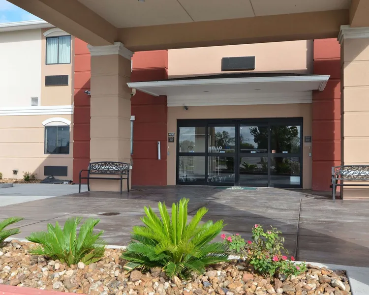 Quality Inn & Suites Kenedy - Karnes City hotel detail image 2