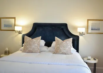 Sparrow Grove Manor hotel thumbnail 6