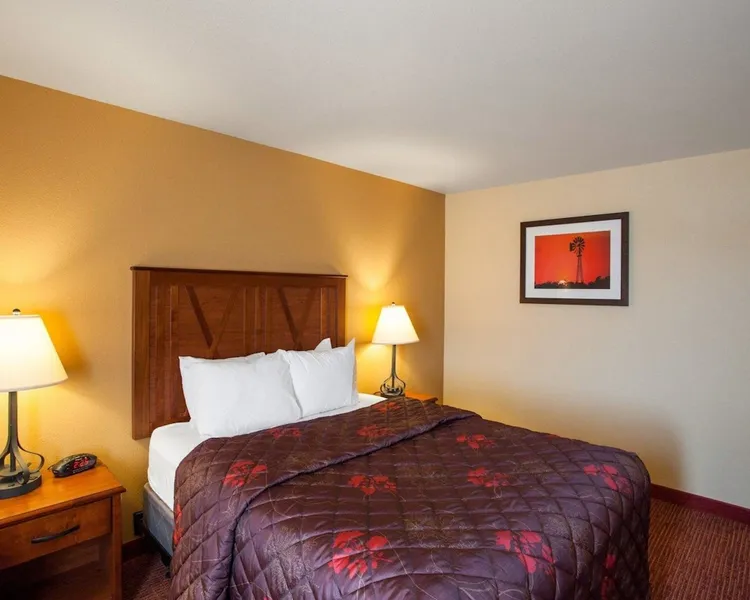 Rodeway Inn & Suites Phillipsburg hotel detail image 6