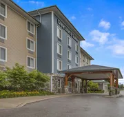 Days Inn & Suites by Wyndham Lindsay hotel detail image 3
