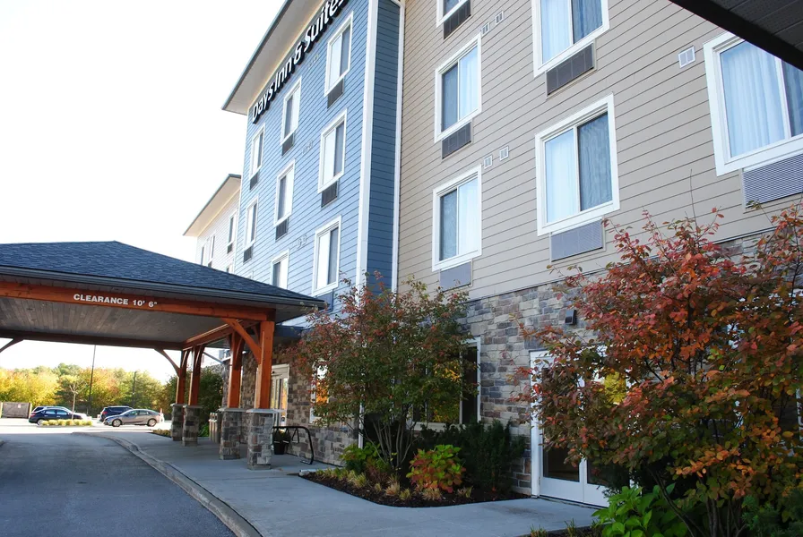Days Inn & Suites by Wyndham Lindsay hotel detail image 6