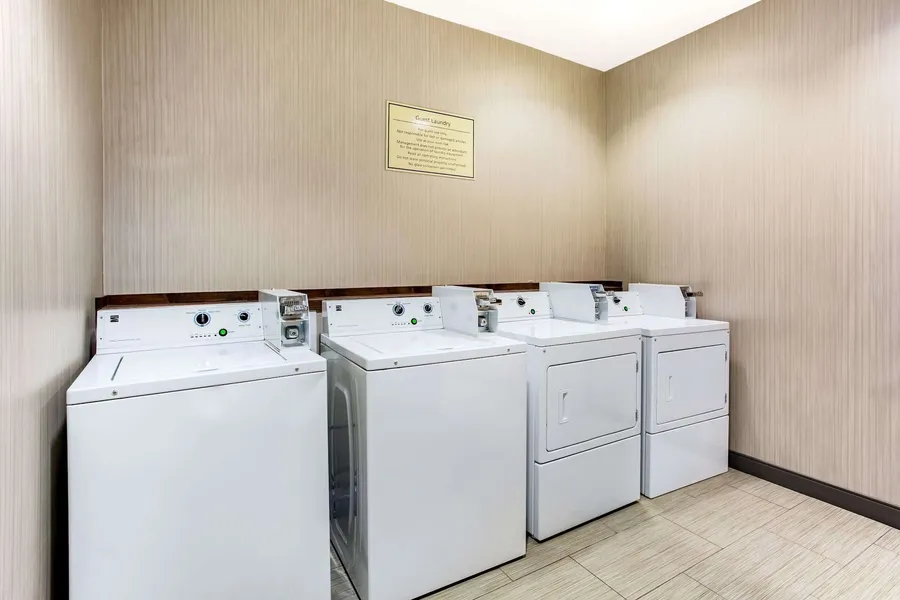 La Quinta Inn & Suites by Wyndham Andrews hotel detail image 6