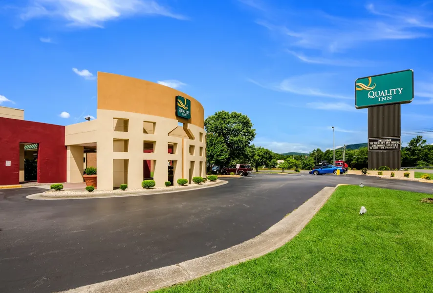Quality Inn Roanoke Airport hotel detail image 2