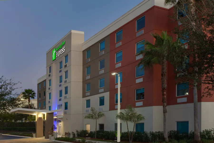 Holiday Inn Express Hotel & Suites Ft Lauderdale Airport/Cru by IHG hotel detail image 2