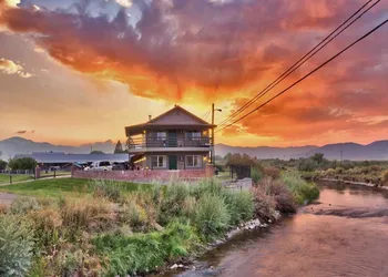 Walker River Lodge hotel thumbnail 4