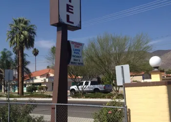 Hacienda Motel hotel thumbnail 2